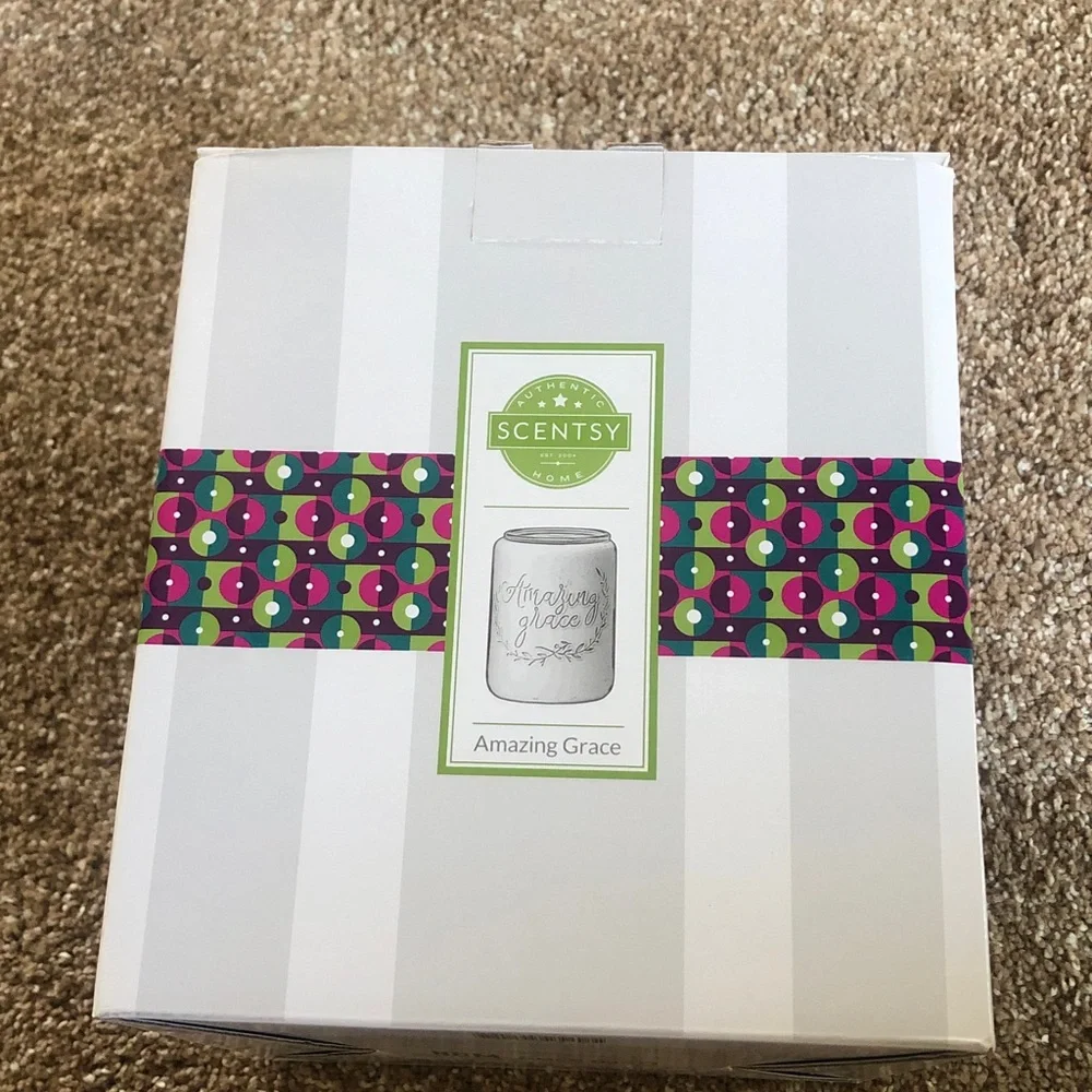Scentsy Amazing Grace wax warmer New in Box - Picture 3 of 8